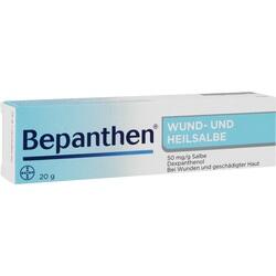 Eine Packung Bepanthen Wund- und Heilsalbe steht aufrecht.